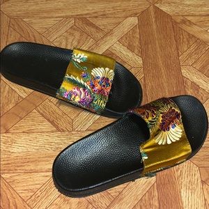 Yellow Asian print slippers